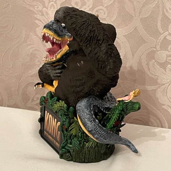 Carlton Cards Heirloom Ornament #148 King Kong to the Rescue - with Sound Effect - Picture 5 of 14